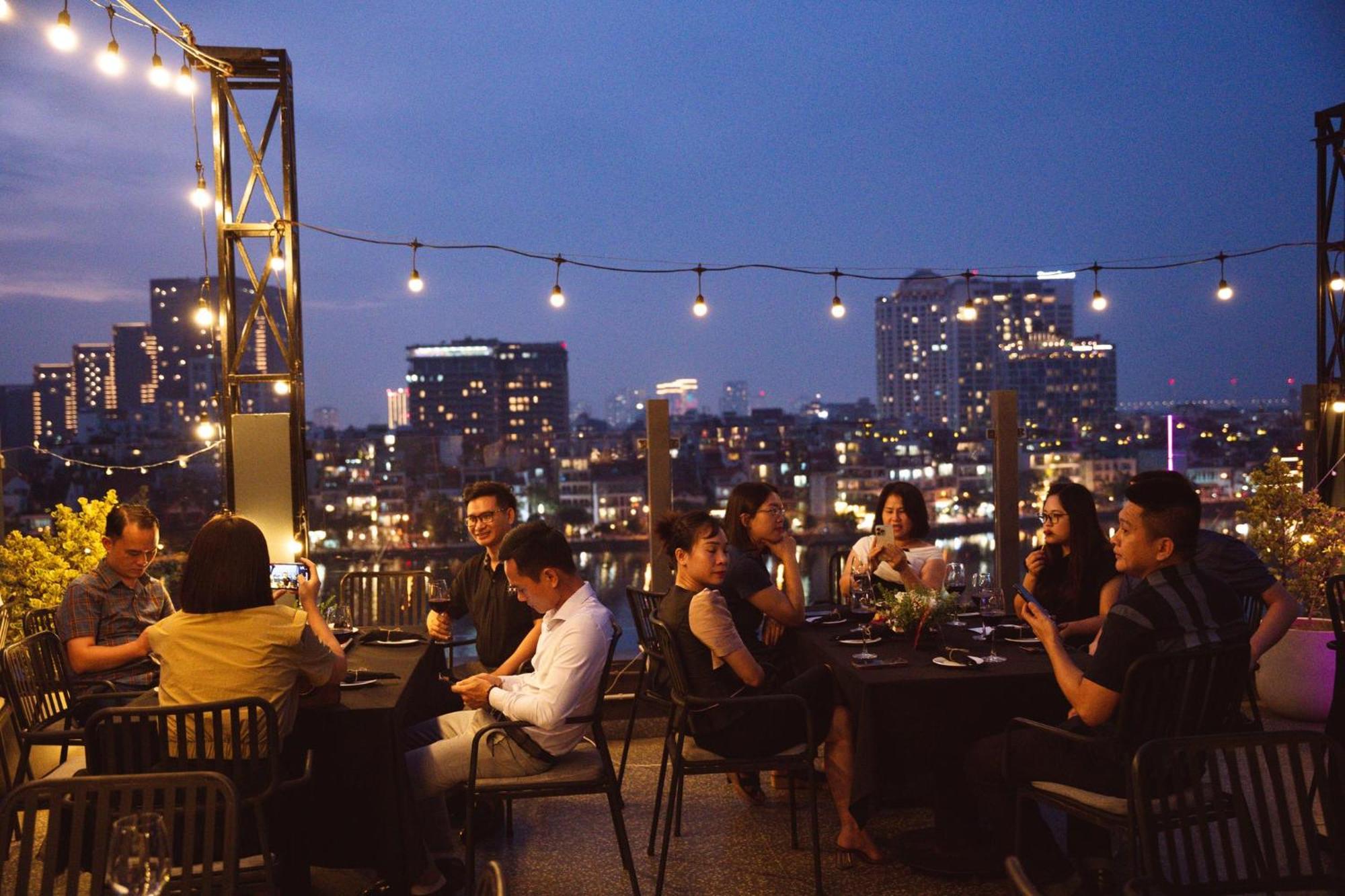 Margaery Boutique Apartment & Skyon9 Rooftop Bar Hanoi Eksteriør billede